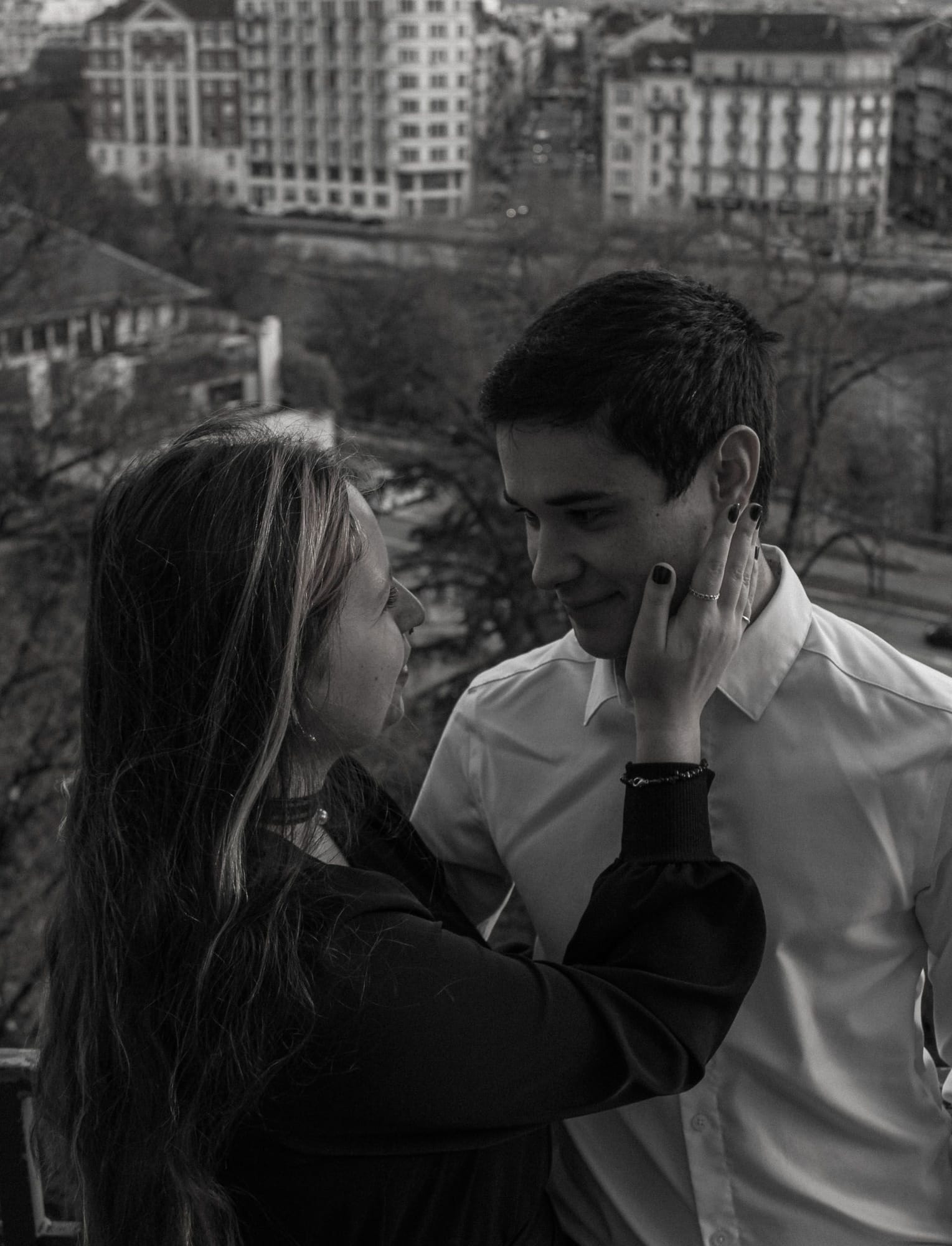 Couple au Jardin des Dauphins, photographie couple par Emma Bortot, photo 1