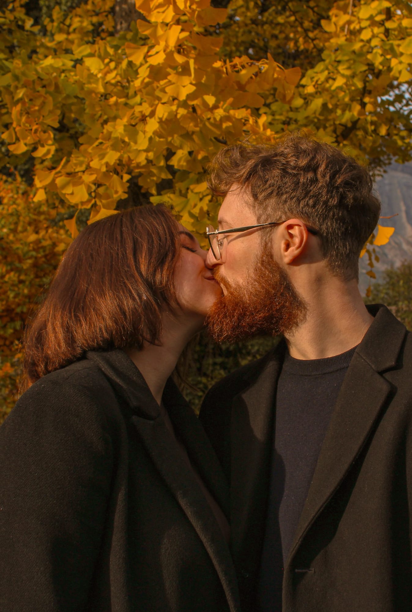 Maud et Hugo en automne, photographie couple par Emma Bortot, photo 3